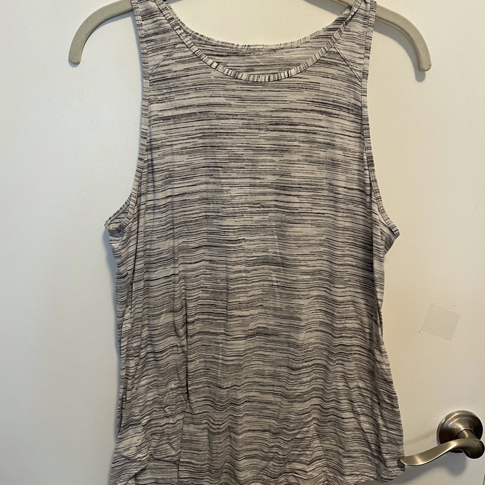 Lululemon tie back tank
